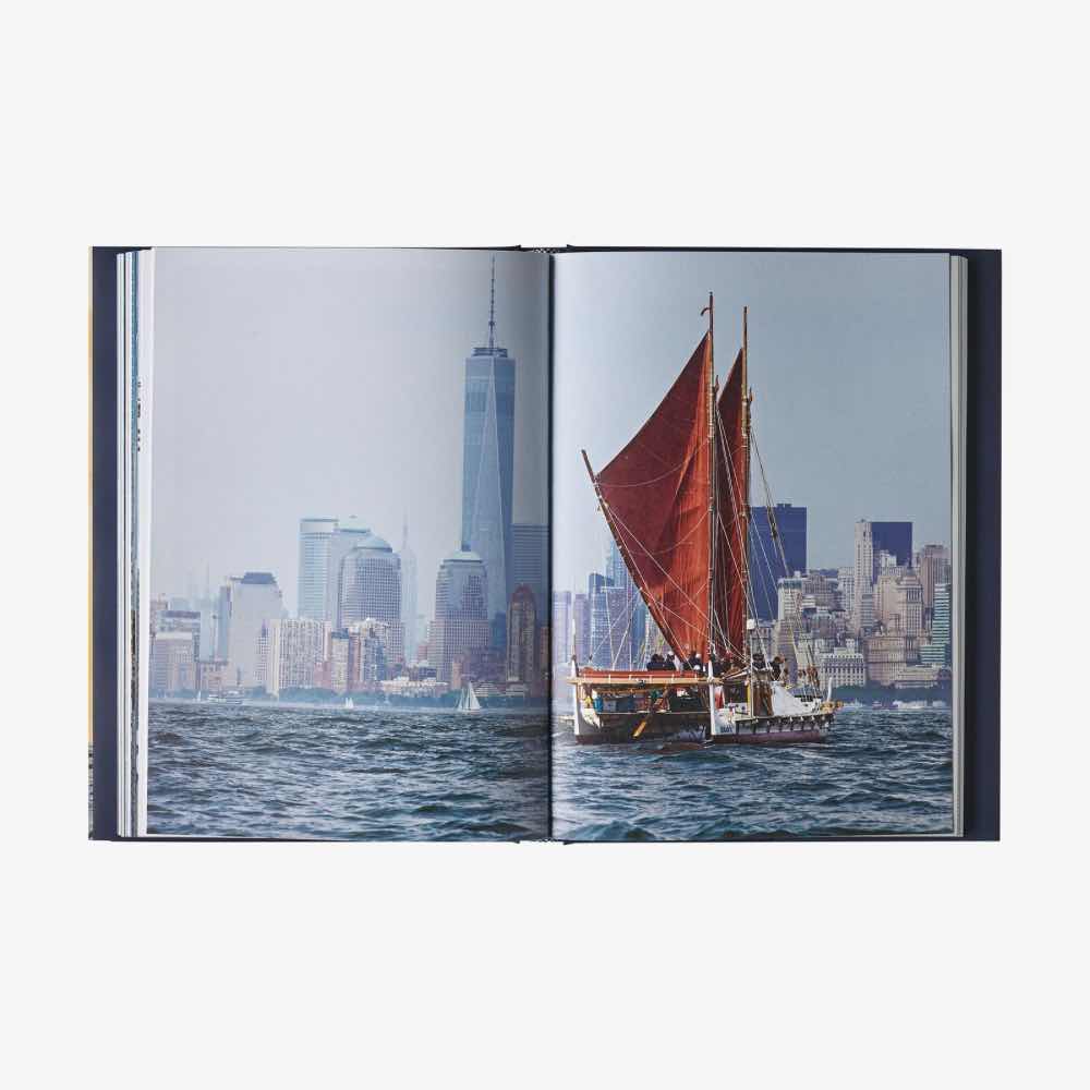 Patagonia Kirjat Patagonia Malama Honua: Hokule’a – A Voyage of Hope by Jennifer Allen, with photographs by John Bilderback Treeline Outdoors